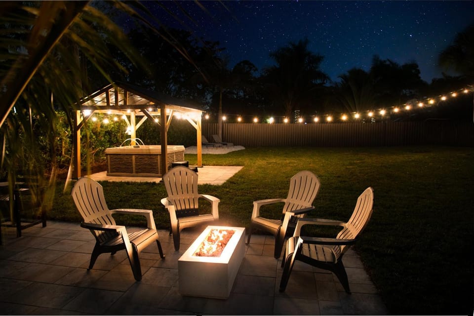 Patio, Night