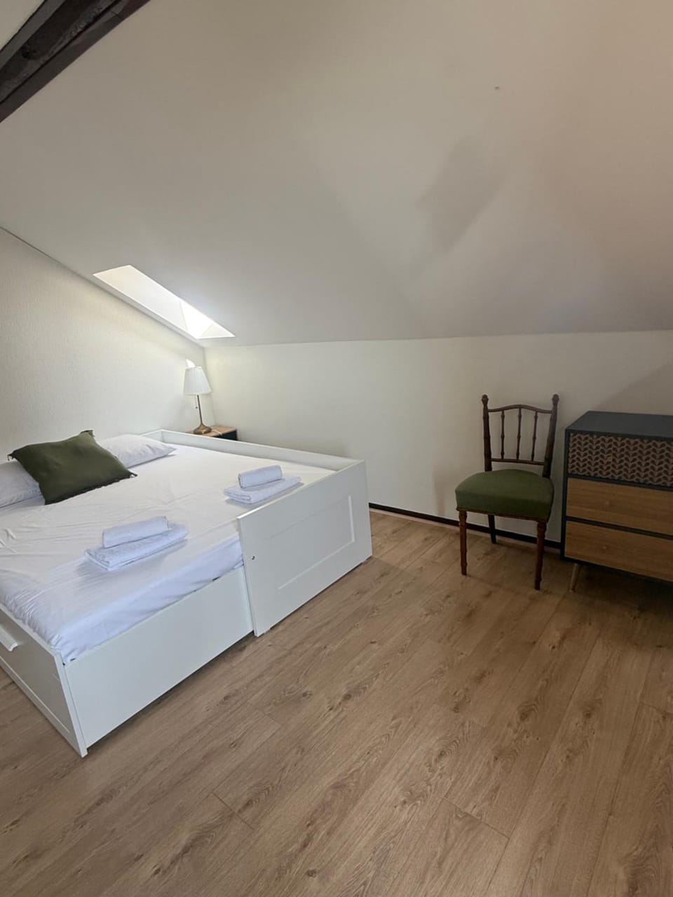 Bed, Photo of the whole room, Bedroom, storage