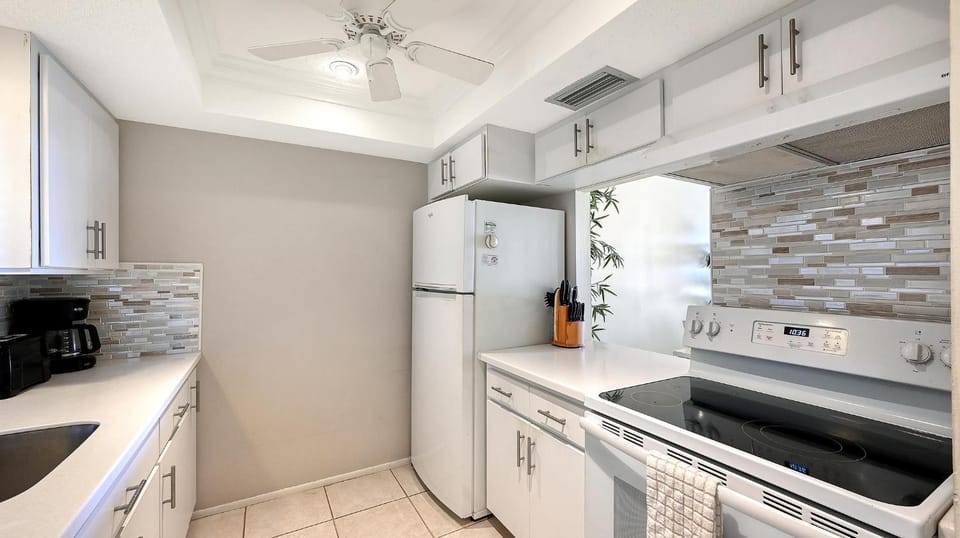 Crescent Royale Condominiums 208 House in Siesta Beach