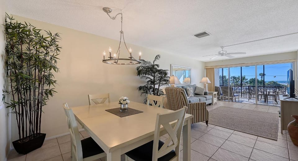 Crescent Royale Condominiums 208 House in Siesta Beach