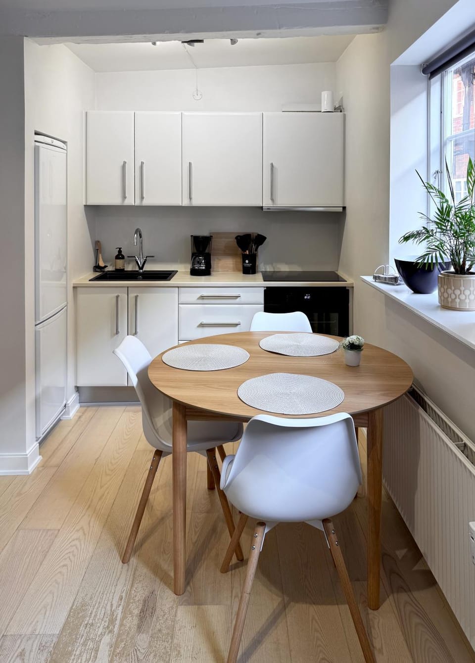 Kitchen or kitchenette, stove