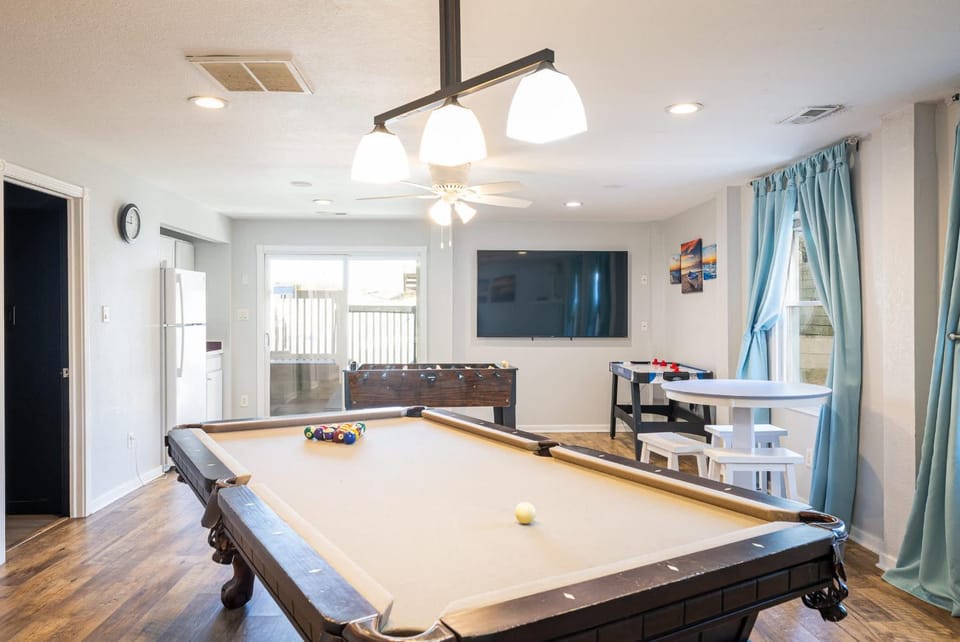 Nags Head Oceanfront Private Beach Access & Pool House in Nags Head