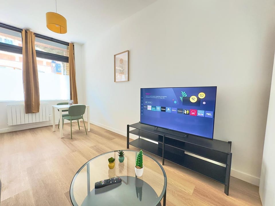 Cosy appart- 2 pers Netflix Hyper centre Douai Apartment in Hauts-de-France
