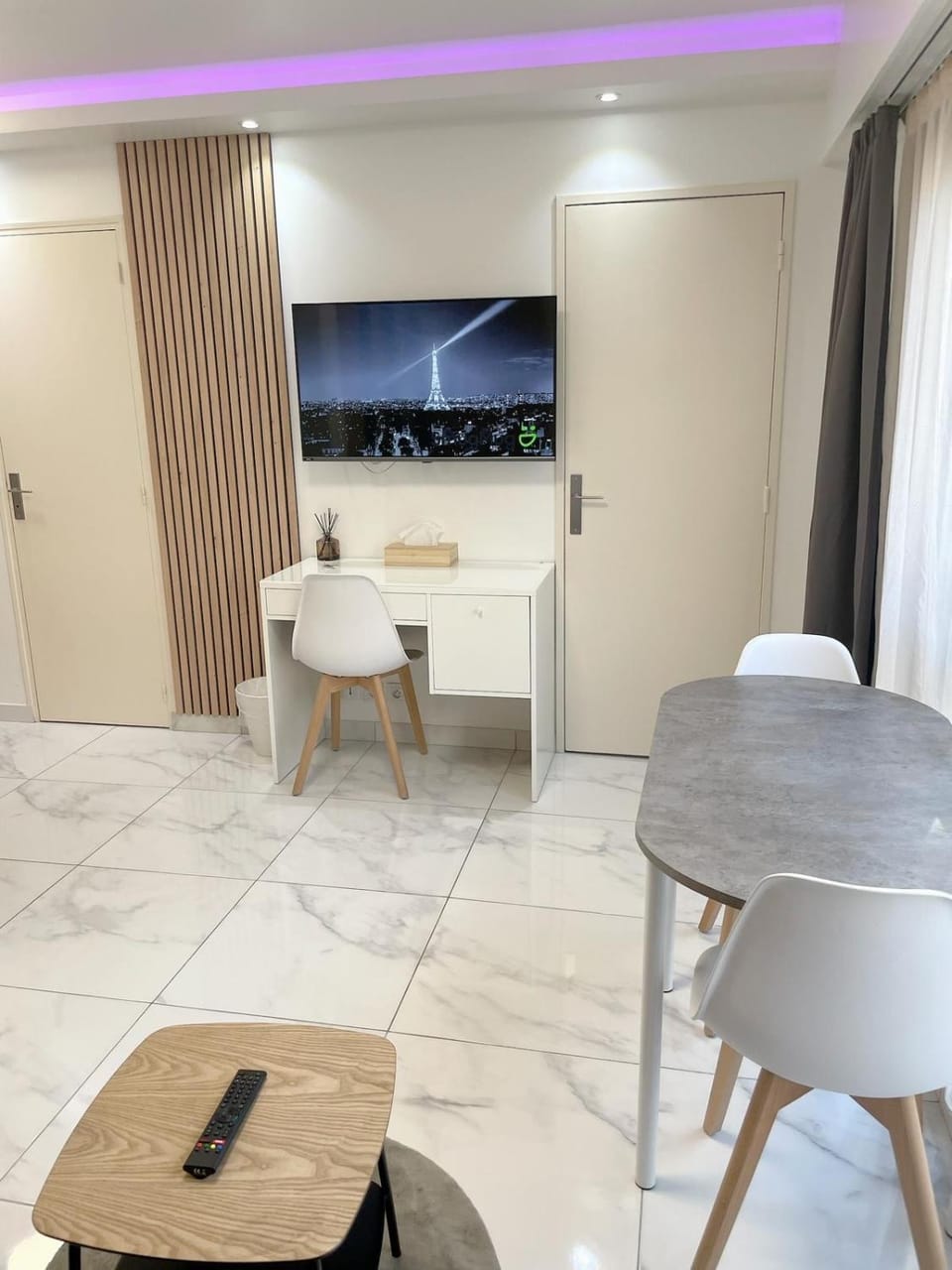 Living room, Dining area