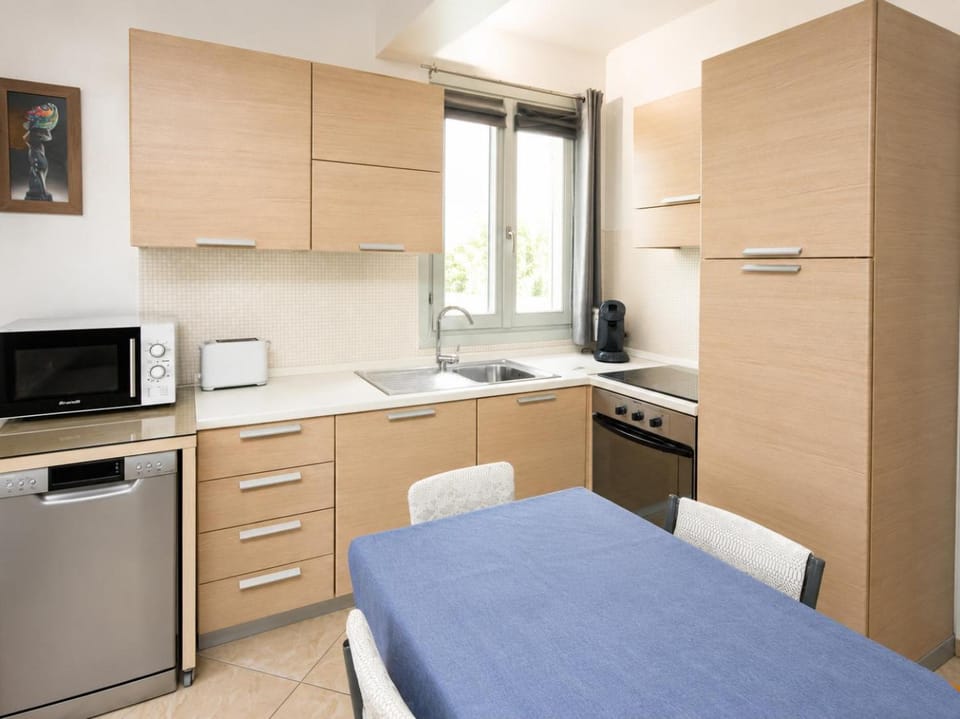 Kitchen or kitchenette, oven, stove, kitchen