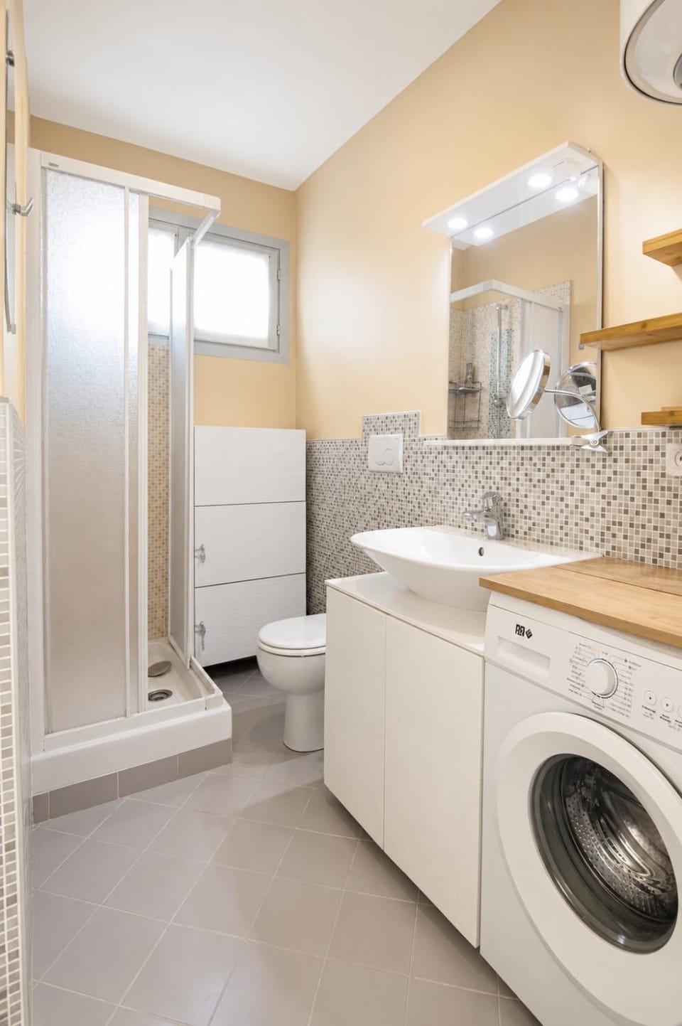 Toilet, Bathroom, washing machine