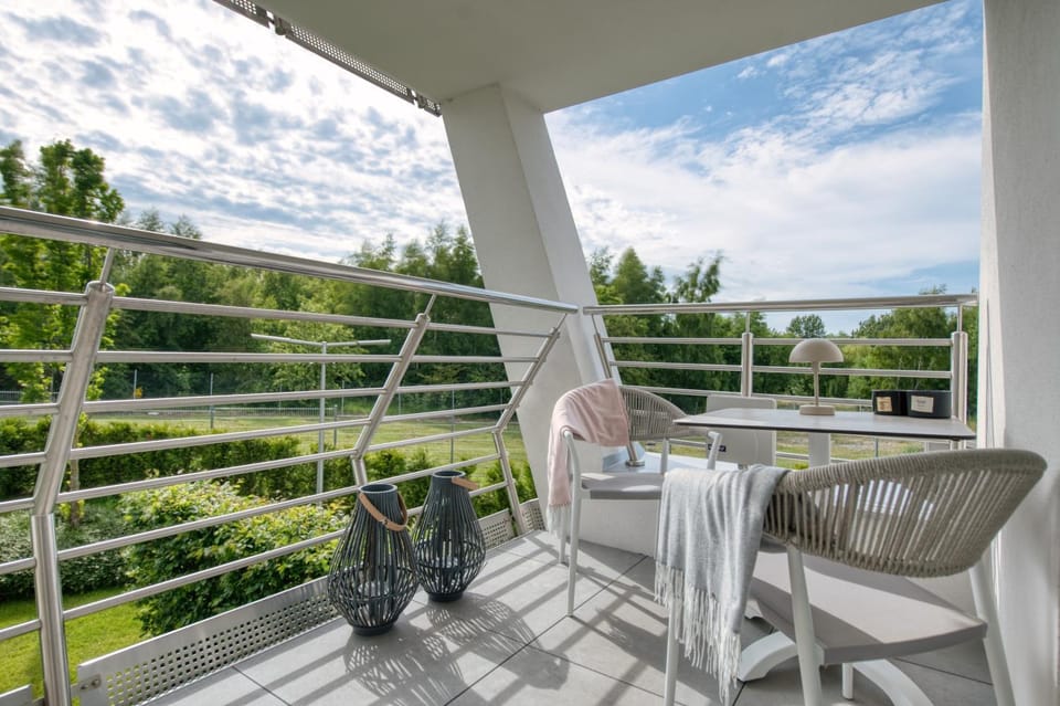 Spring, Balcony/Terrace, Garden view