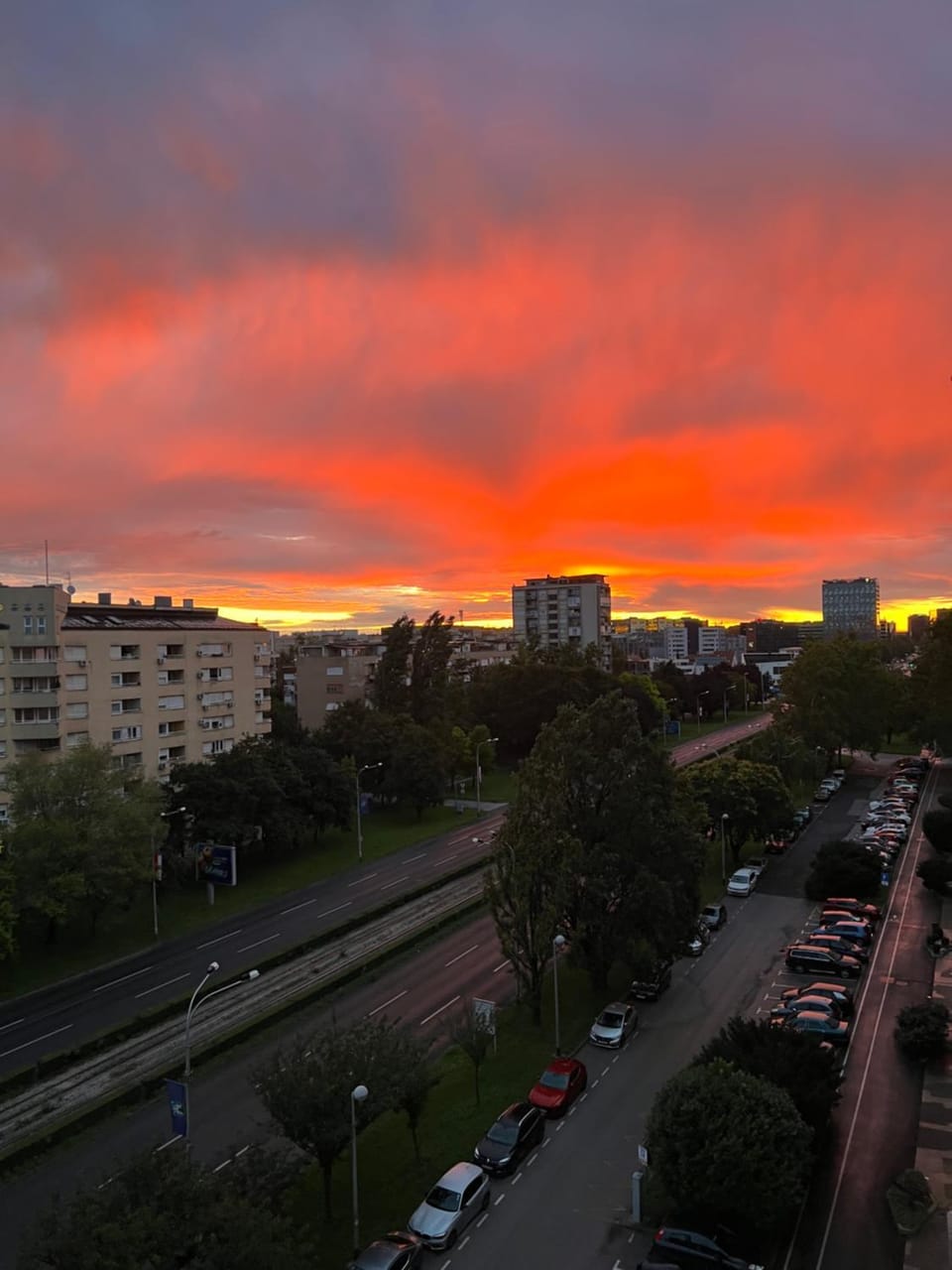 Day, Neighbourhood, Bird's eye view, City view, Street view, Sunrise, Sunset, Parking