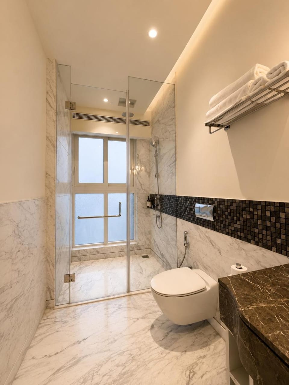 Shower, Toilet, Bathroom, towels