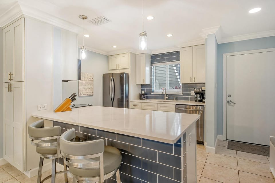 Crescent Royale Condominiums 103 House in Siesta Beach