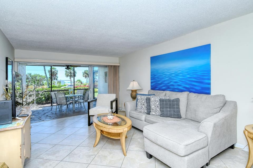 Crescent Royale Condominiums 104 House in Siesta Beach