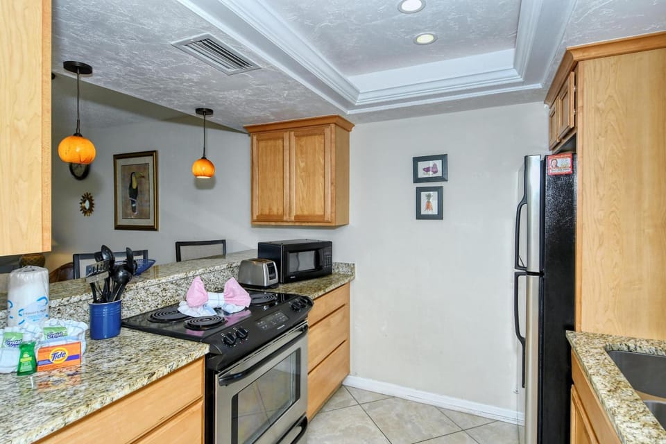 Crescent Royale Condominiums 104 House in Siesta Beach