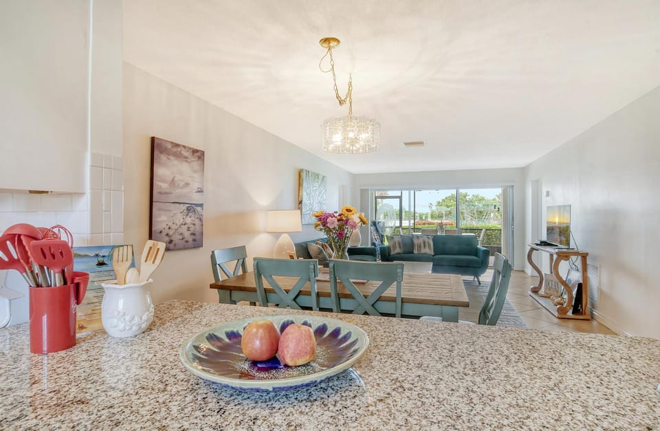 Crescent Royale Condominiums 106 House in Siesta Beach