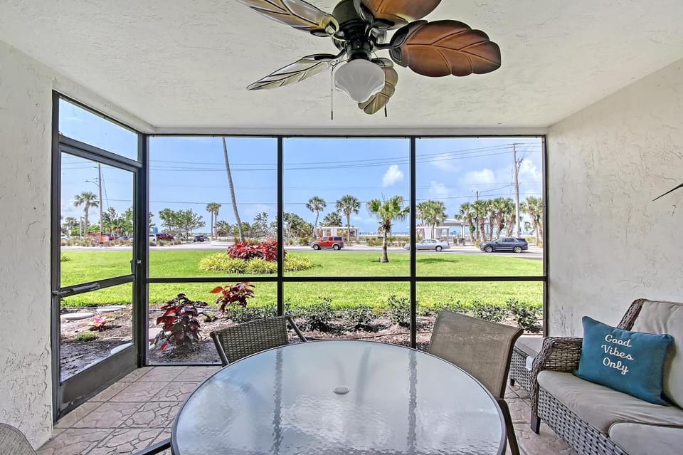 Crescent Royale Condominiums 102 House in Siesta Beach