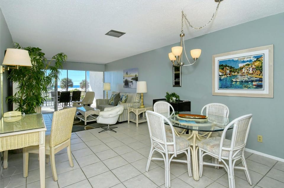 Crescent Royale Condominiums 204 House in Siesta Beach
