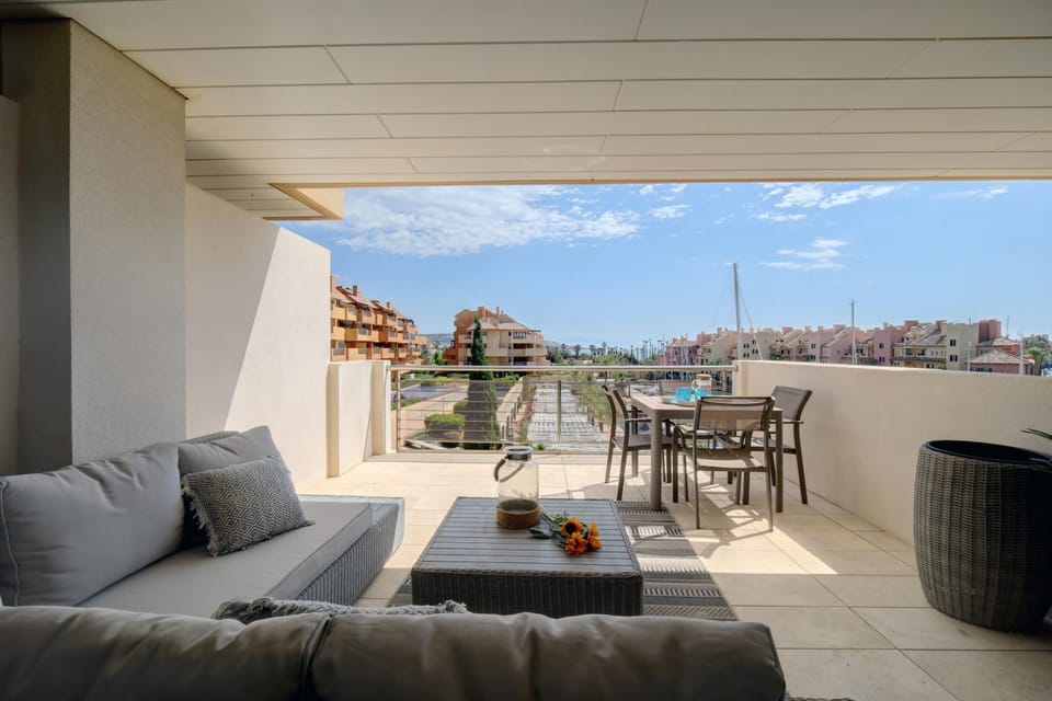 View (from property/room), Balcony/Terrace