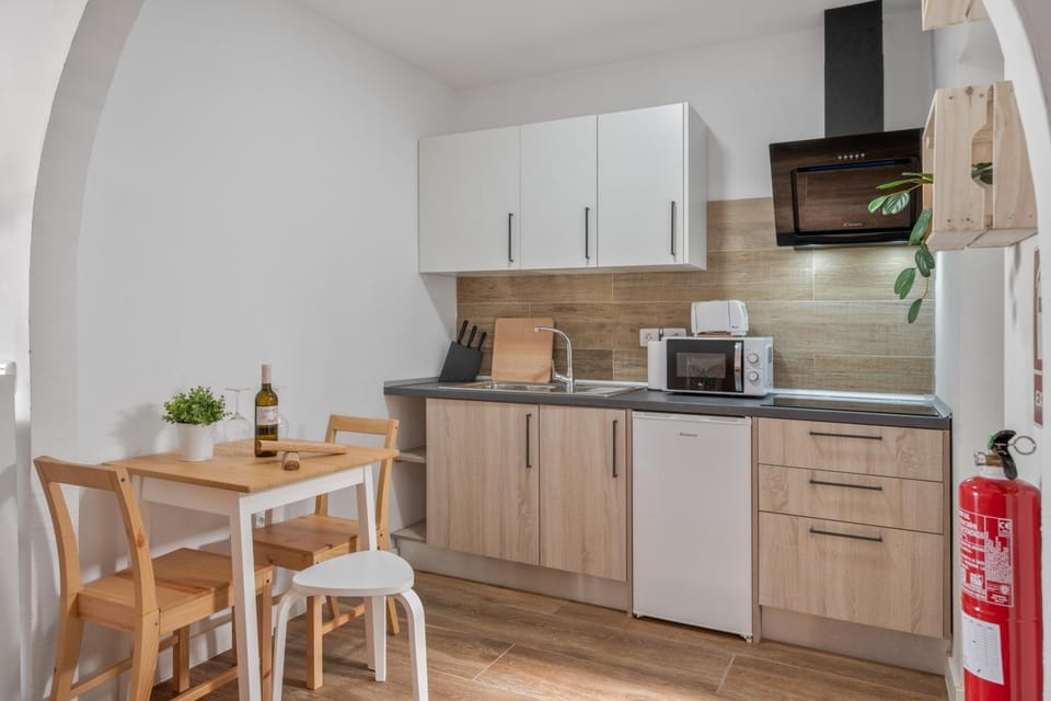 Property building, Kitchen or kitchenette, Living room