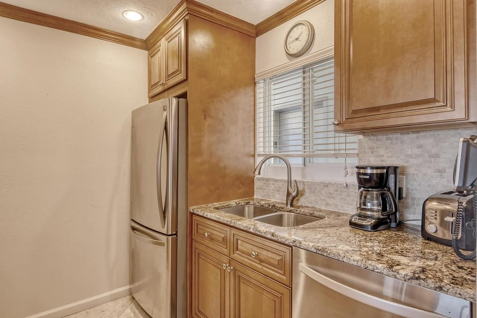 Crescent Royale Condominiums 205 House in Siesta Beach
