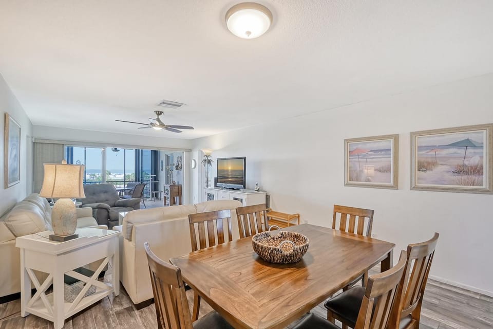 Crescent Royale Condominiums 307 House in Siesta Beach