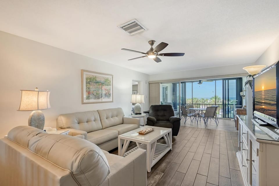 Crescent Royale Condominiums 307 House in Siesta Beach