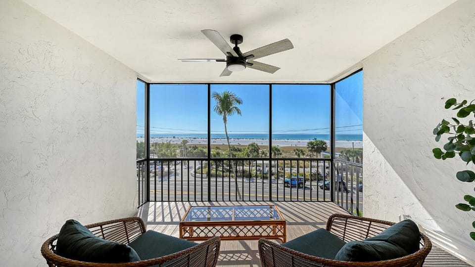 Crescent Royale Condominiums 404 House in Siesta Beach