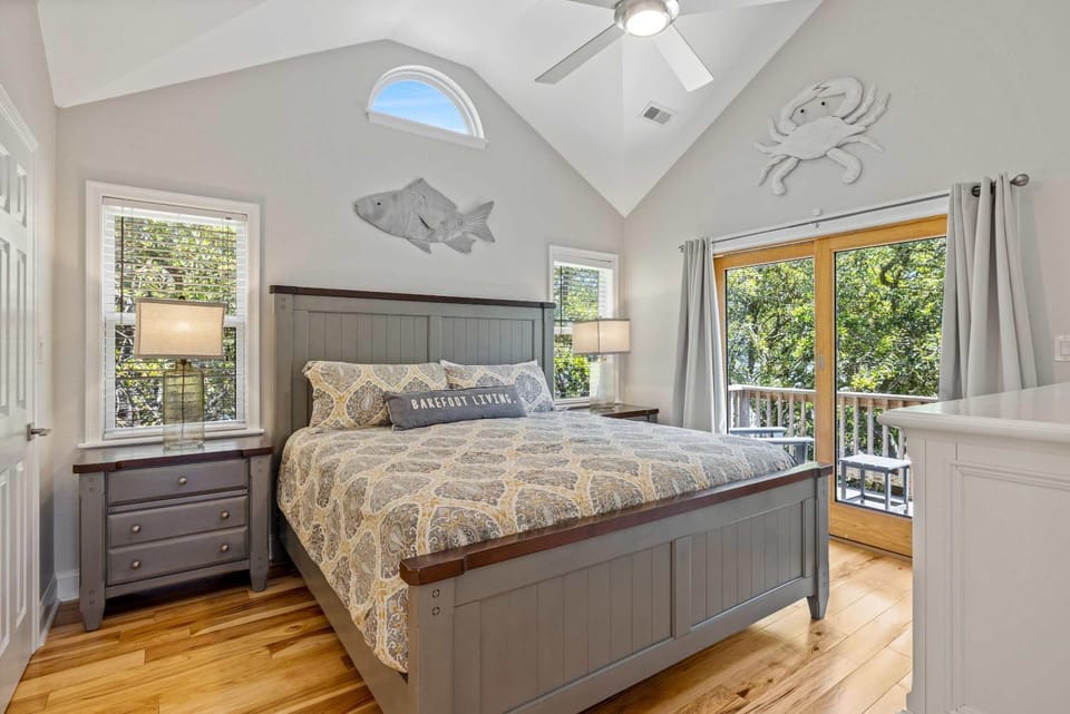 Oceanside retreat with pool & spa June Weeks Open House in Duck