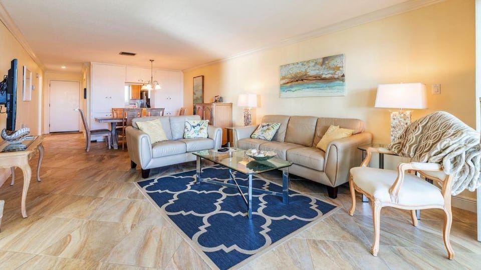 Crescent Royale Condominiums 301 House in Siesta Beach