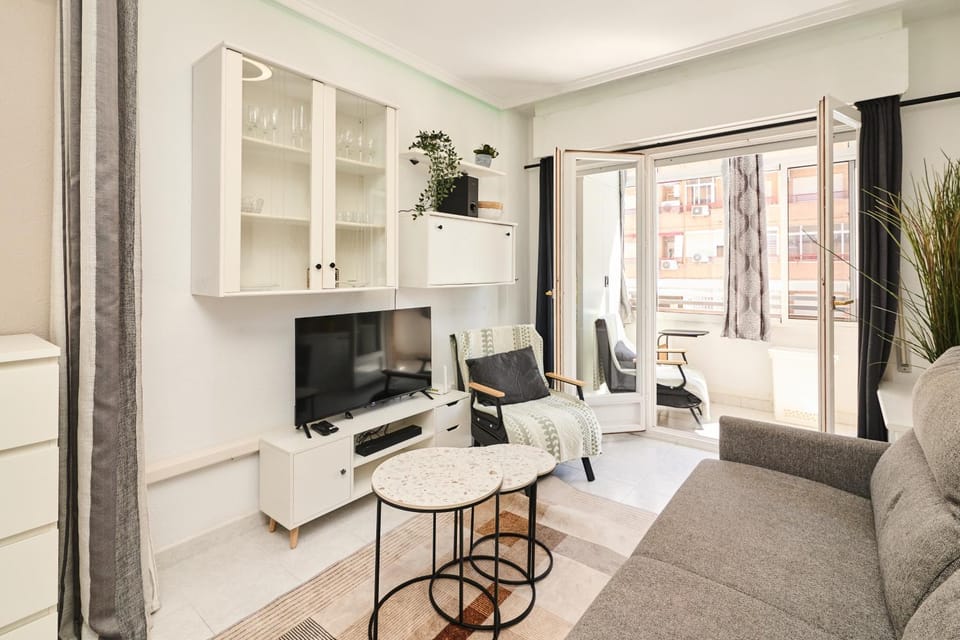 039 City Retreat - Alicante Holiday Apartment in Torrevieja