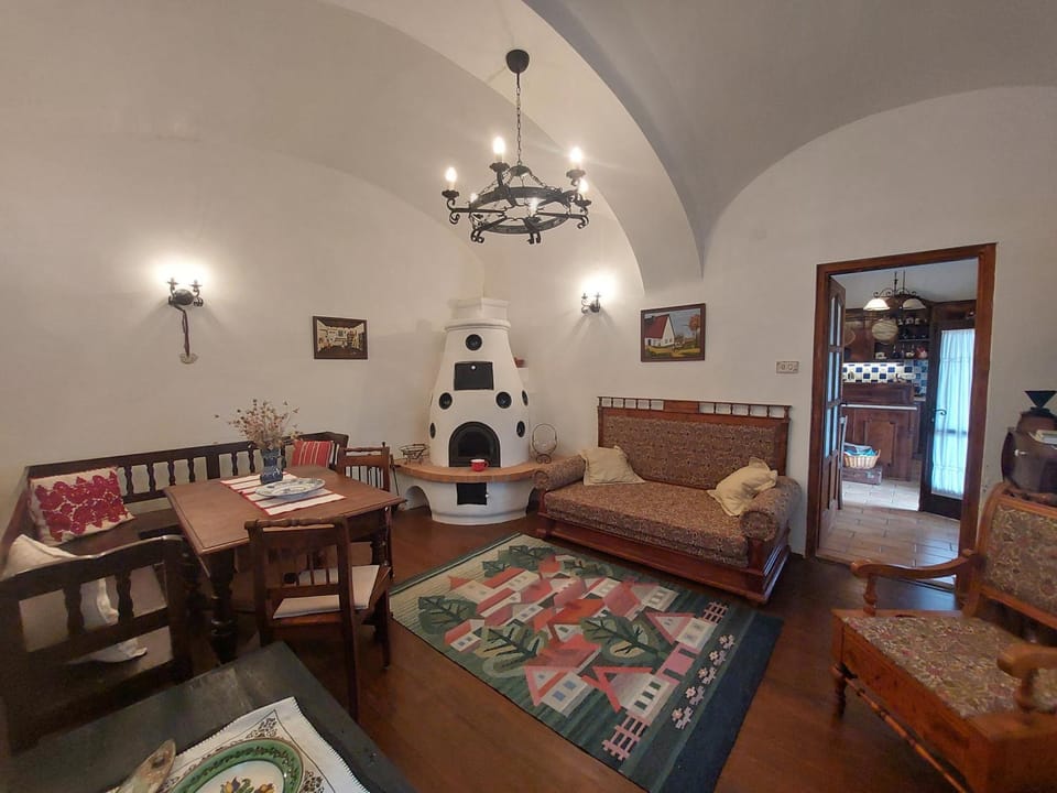 Living room, Photo of the whole room, Dining area