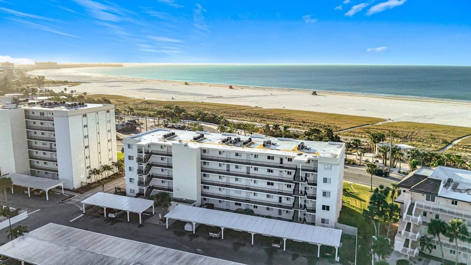 Crescent Royale Condominiums 400 House in Siesta Beach