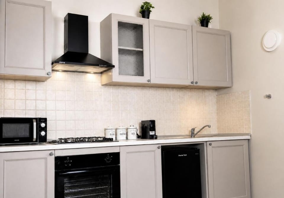 Coffee/tea facilities, Kitchen or kitchenette, kitchen, kitchen