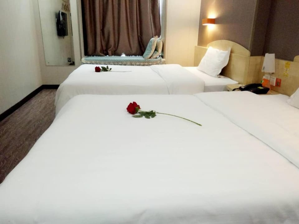 7Days Inn Huquan Street Yangjiawan Subway Station Hotel in Wuhan
