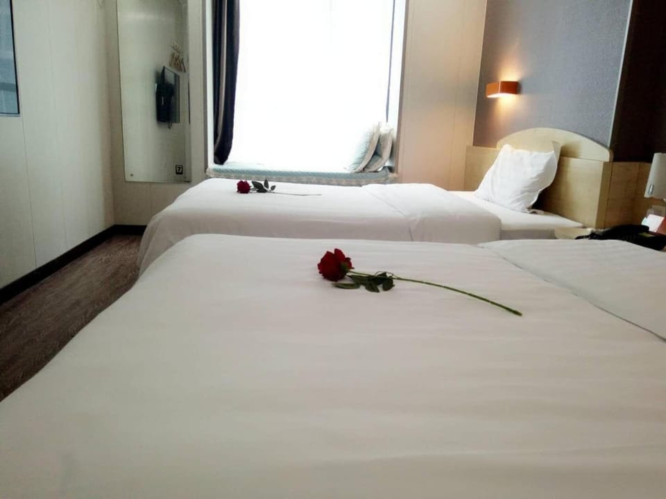 7Days Inn Huquan Street Yangjiawan Subway Station Hotel in Wuhan