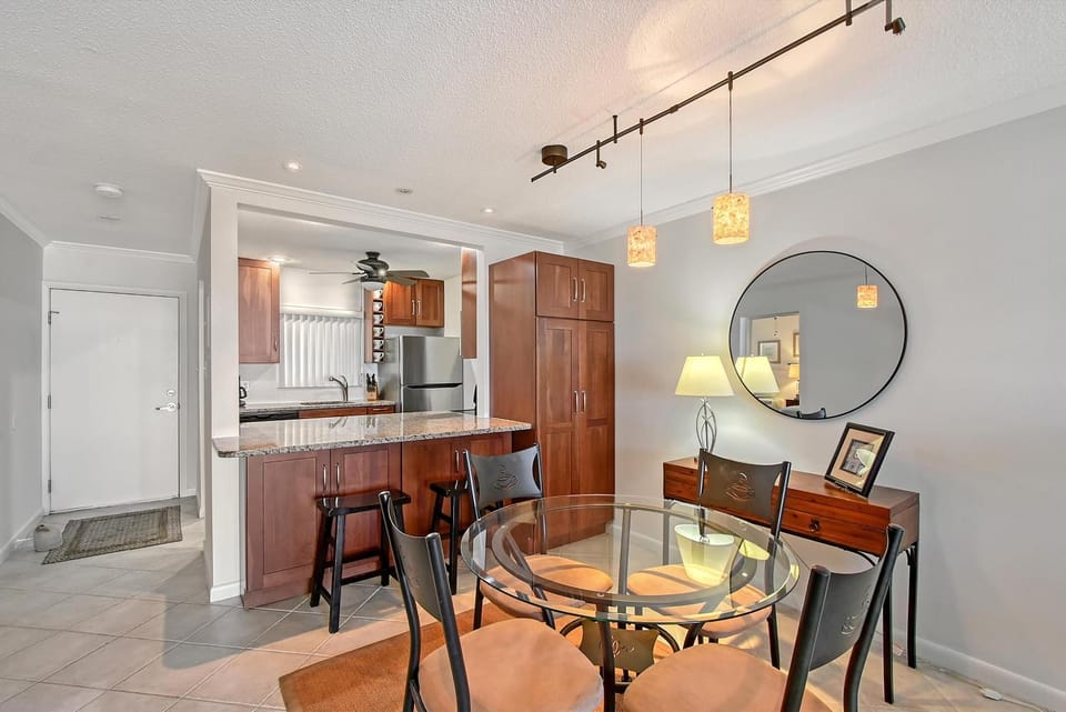 Crescent Royale Condominiums 505 House in Siesta Beach