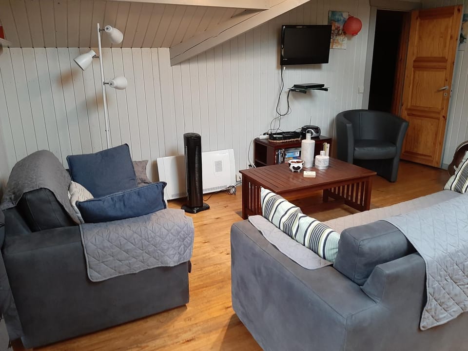 Chalet Joran & Naomi Chalet in Wallonia, Belgium