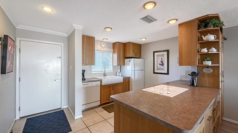 Crescent Royale Condominiums 311 House in Siesta Beach
