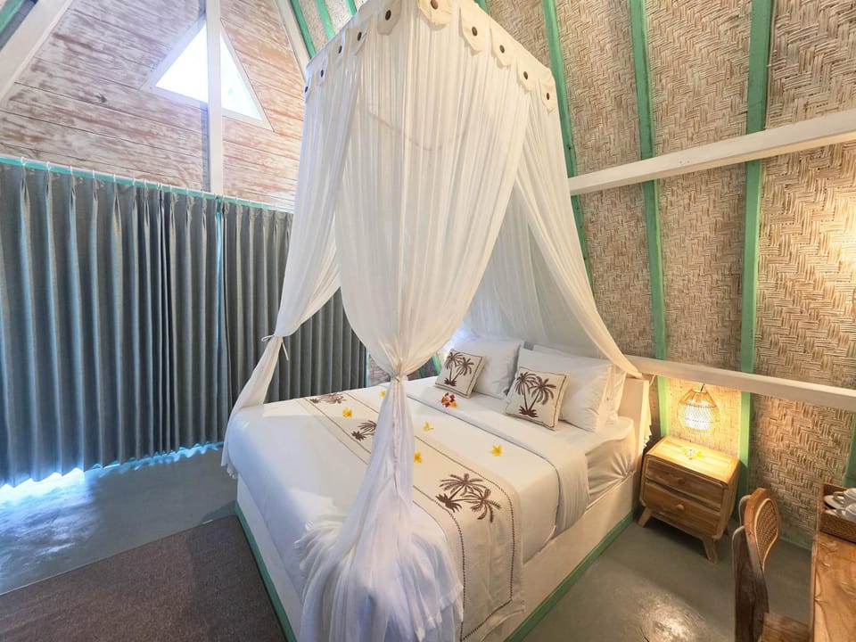 Secret Triangle Hotel in Nusapenida