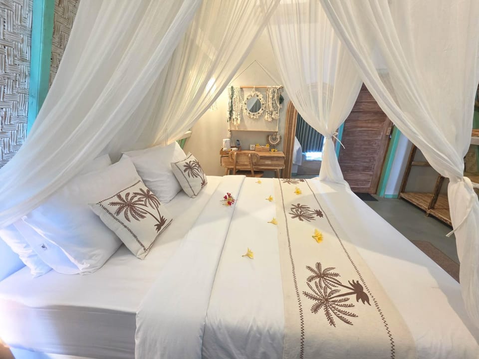 Secret Triangle Hotel in Nusapenida