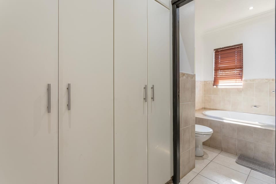 T-Prop 44 Horsewood Zimbali Villa in South Africa