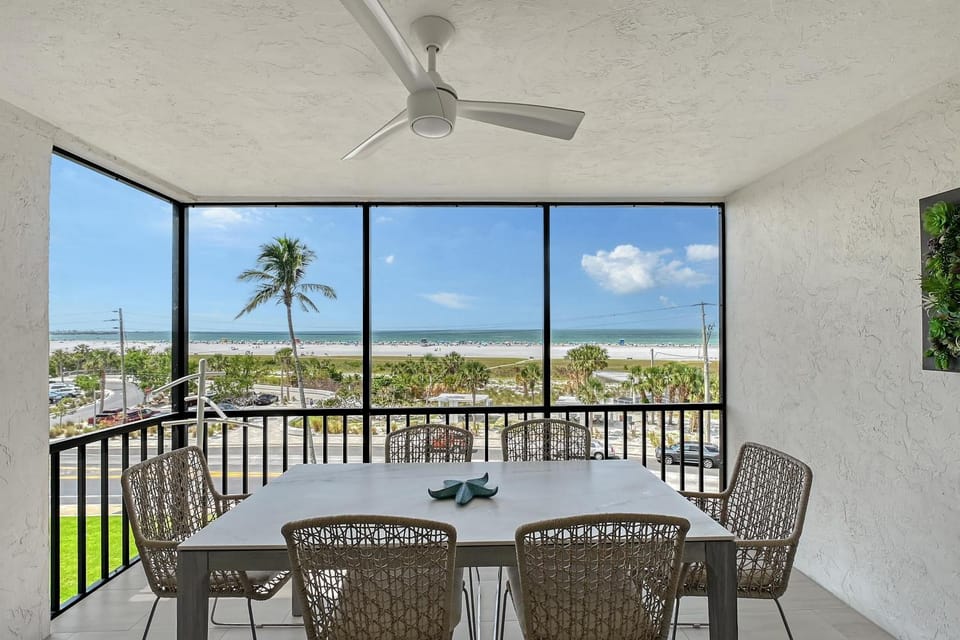 Crescent Royale 402 House in Siesta Beach