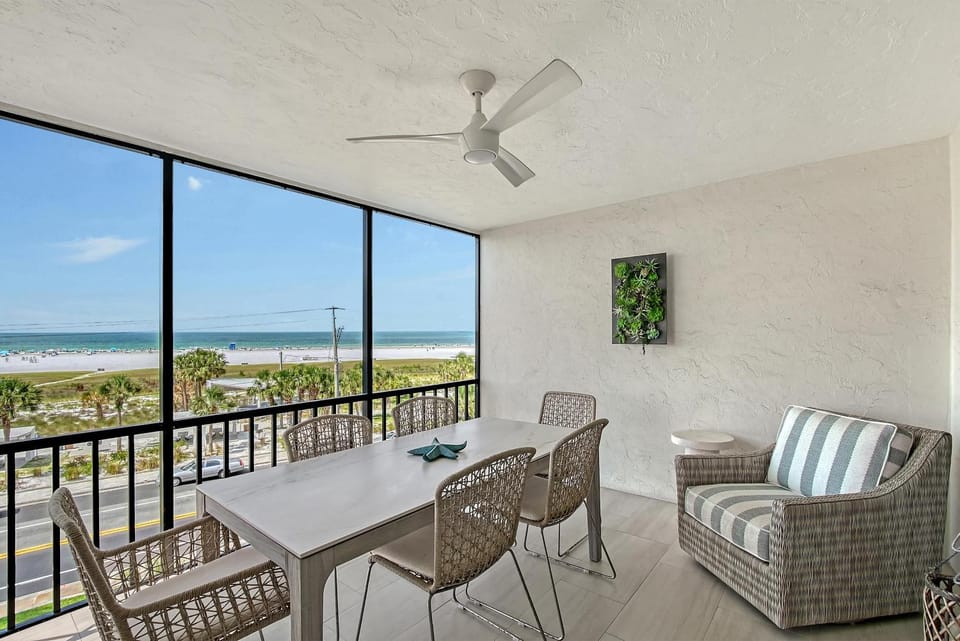 Crescent Royale 402 House in Siesta Beach