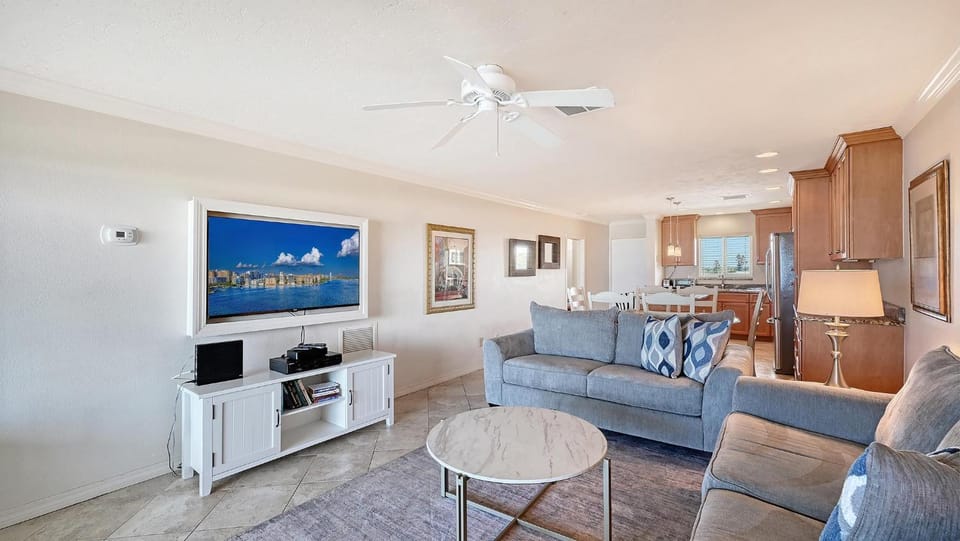 Crescent Royale Condominiums 507 House in Siesta Beach