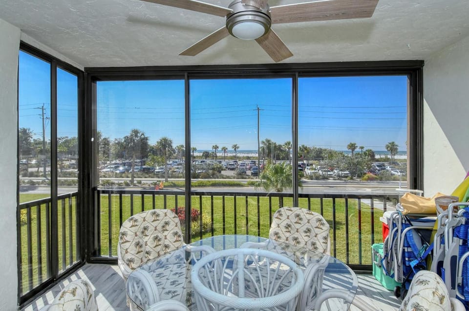 Crescent Royale Condominiums 203 House in Siesta Beach