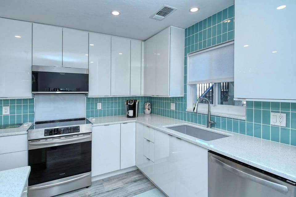 Crescent Royale Condominiums 203 House in Siesta Beach