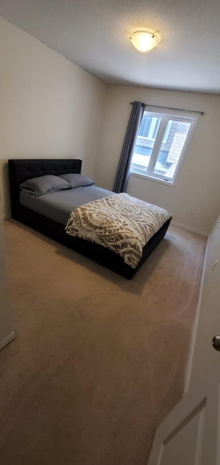 15 mins from Niagara falls-5 Bedrooms Inn House in Welland