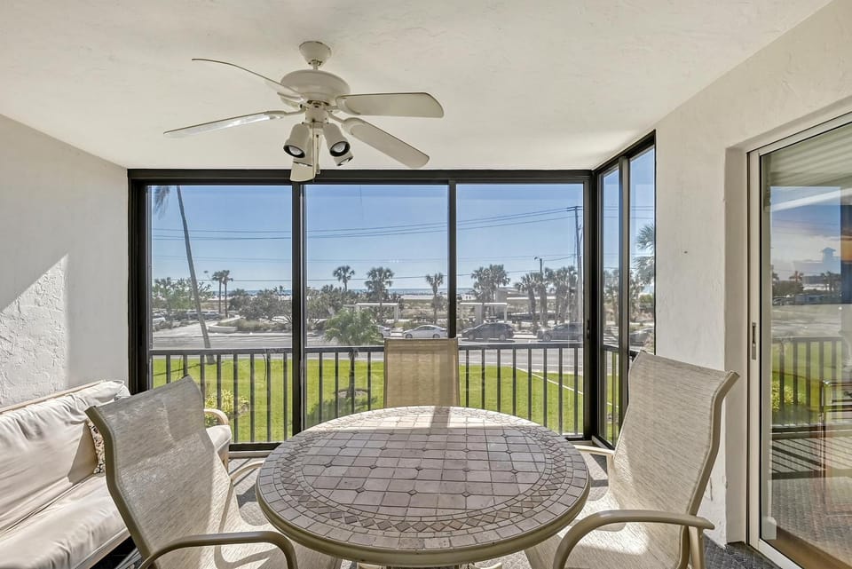Crescent Royale Condominiums 200 House in Siesta Beach