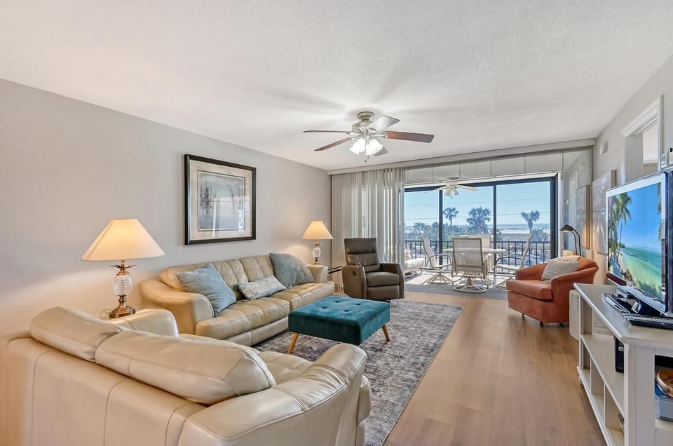 Crescent Royale Condominiums 200 House in Siesta Beach