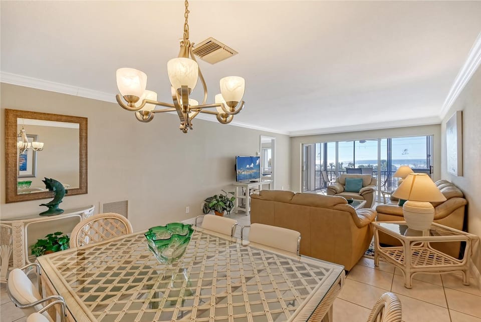 Crescent Royale Condominiums 3E House in Siesta Beach