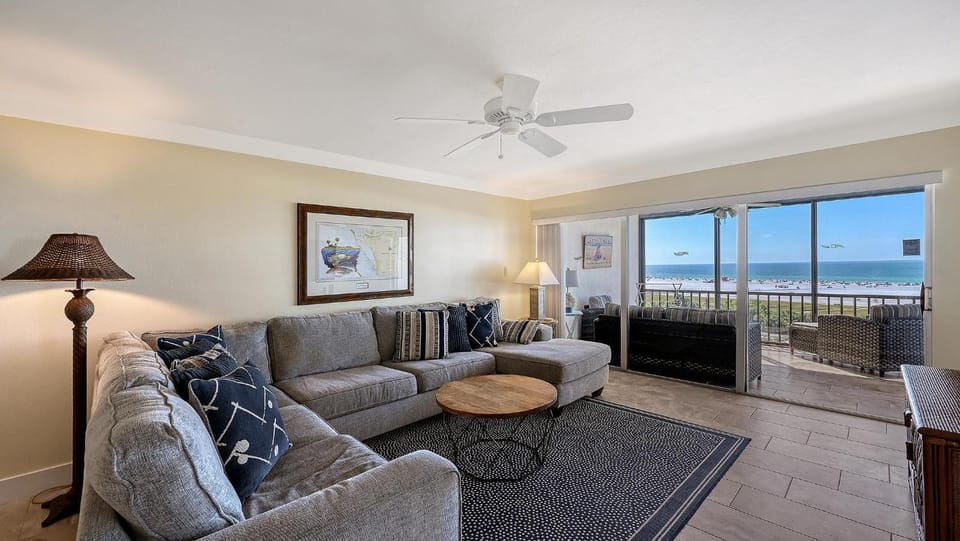 Crescent Royale Condominiums 6A House in Siesta Beach