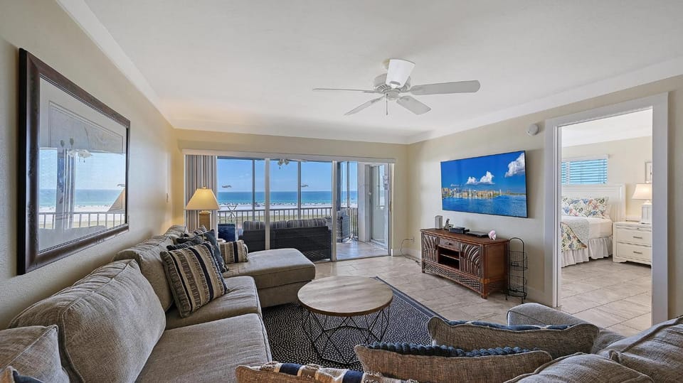 Crescent Royale Condominiums 6A House in Siesta Beach